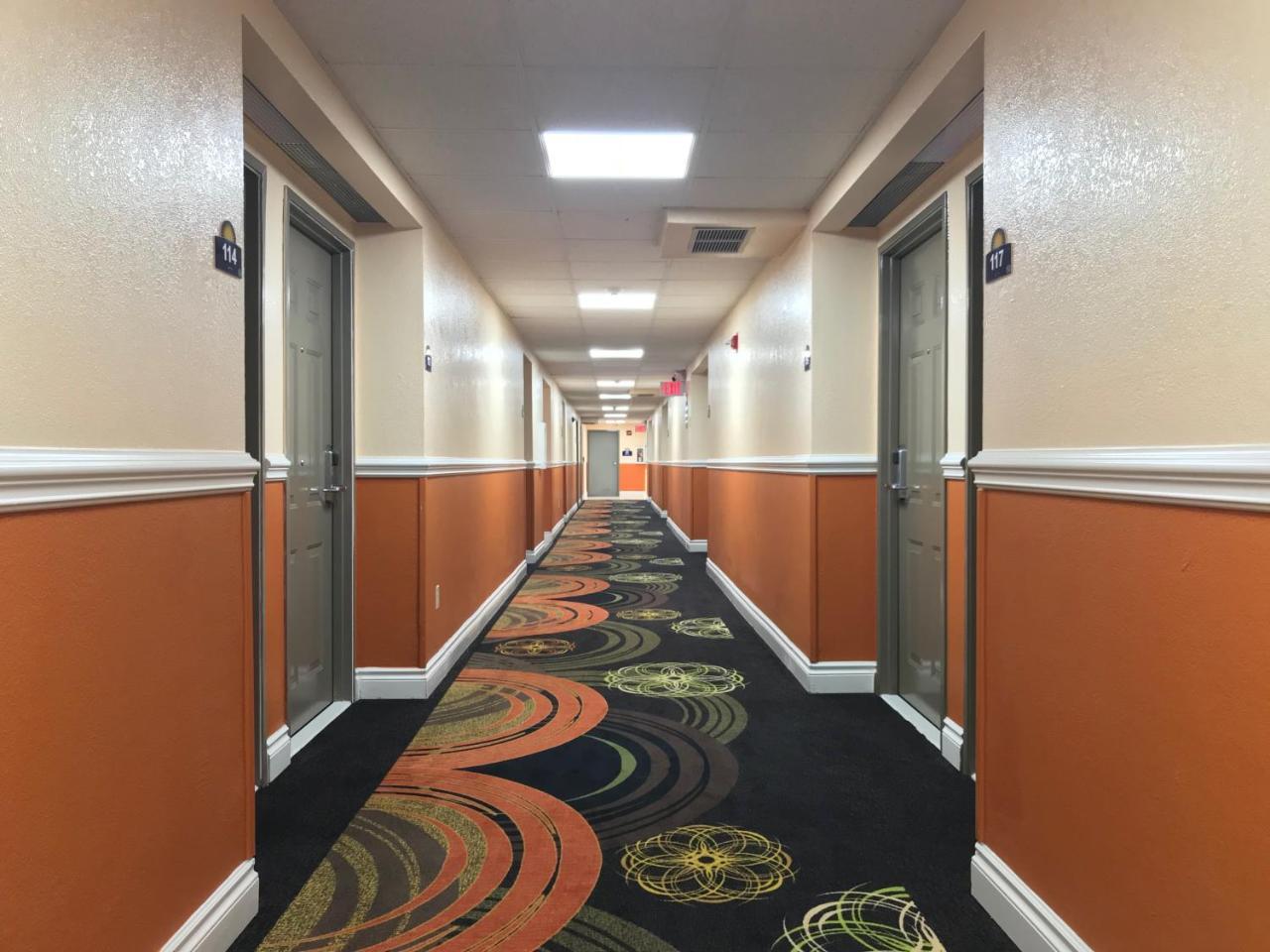 Days Inn By Wyndham San Antonio Airport Bagian luar foto